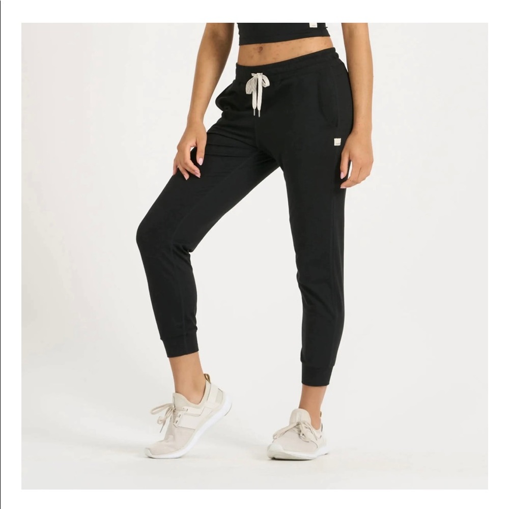 Vuori Performance Jogger in Black Heather BNWT